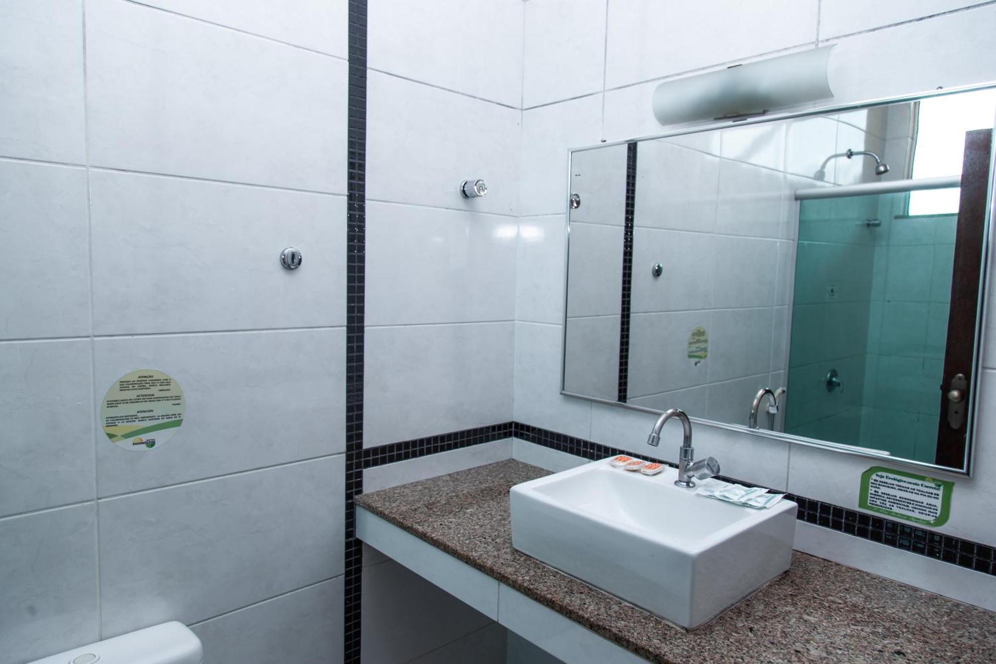 Hotel Equinocios Executive Barcarena Buitenkant foto