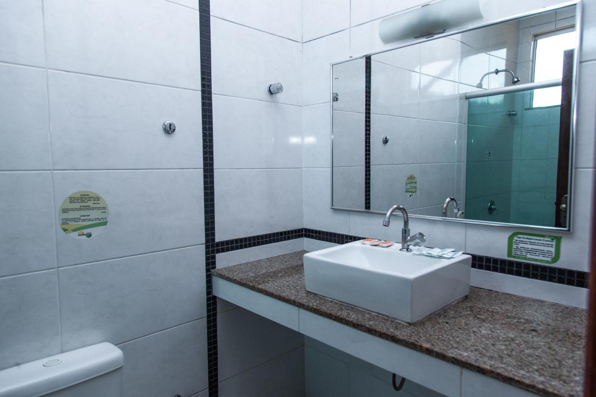 Hotel Equinocios Executive Barcarena Buitenkant foto