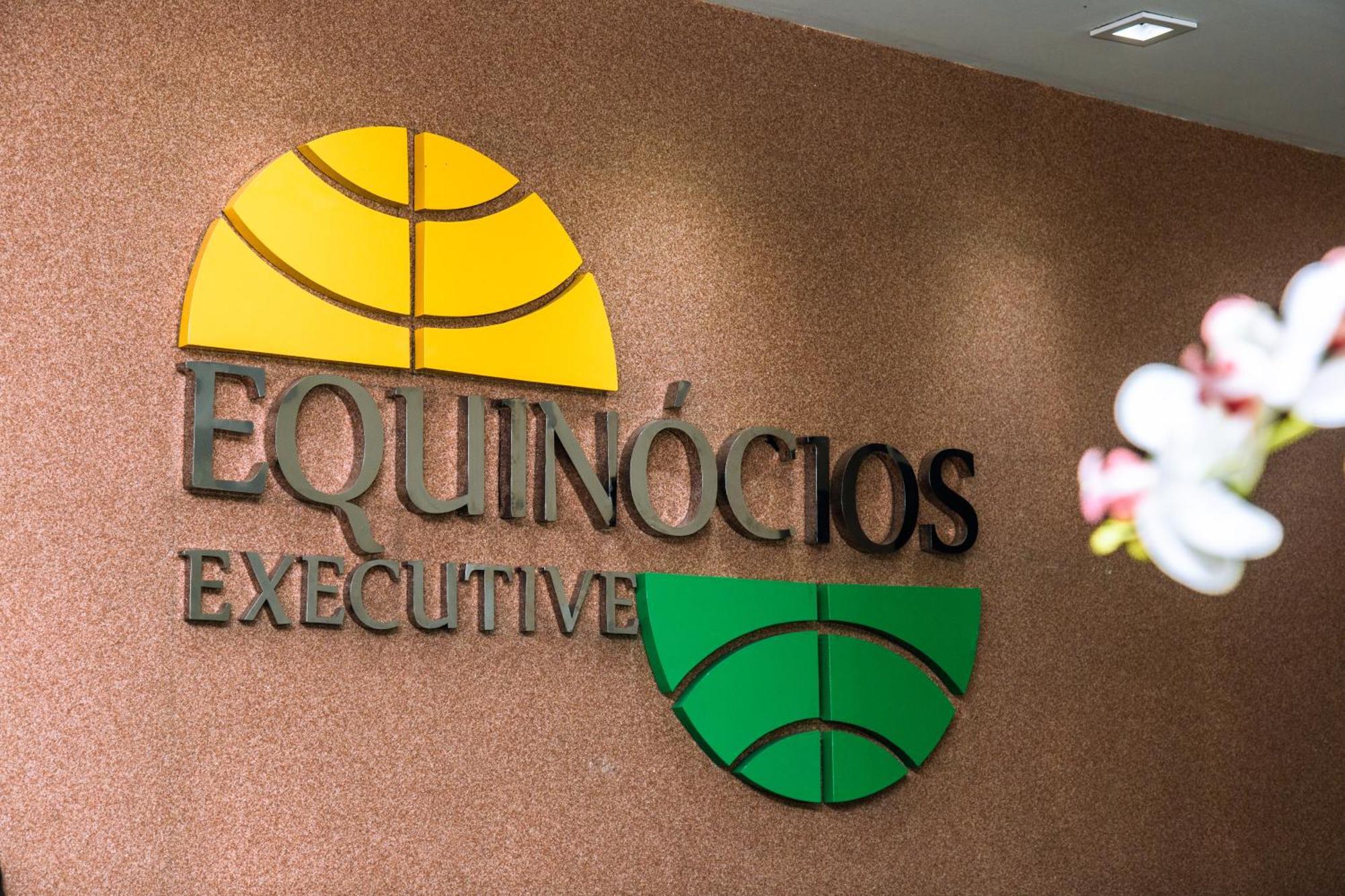 Hotel Equinocios Executive Barcarena Buitenkant foto