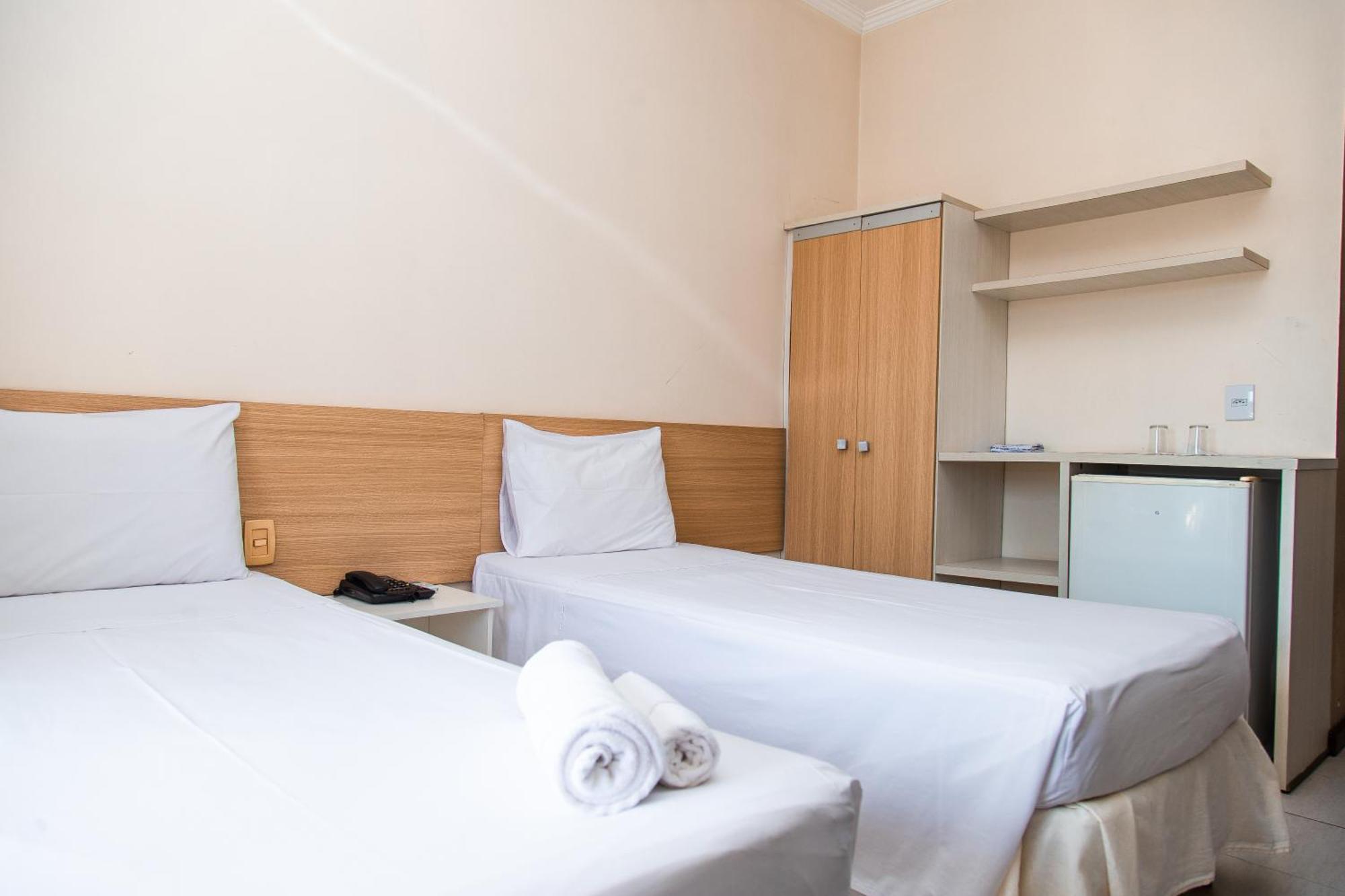 Hotel Equinocios Executive Barcarena Buitenkant foto