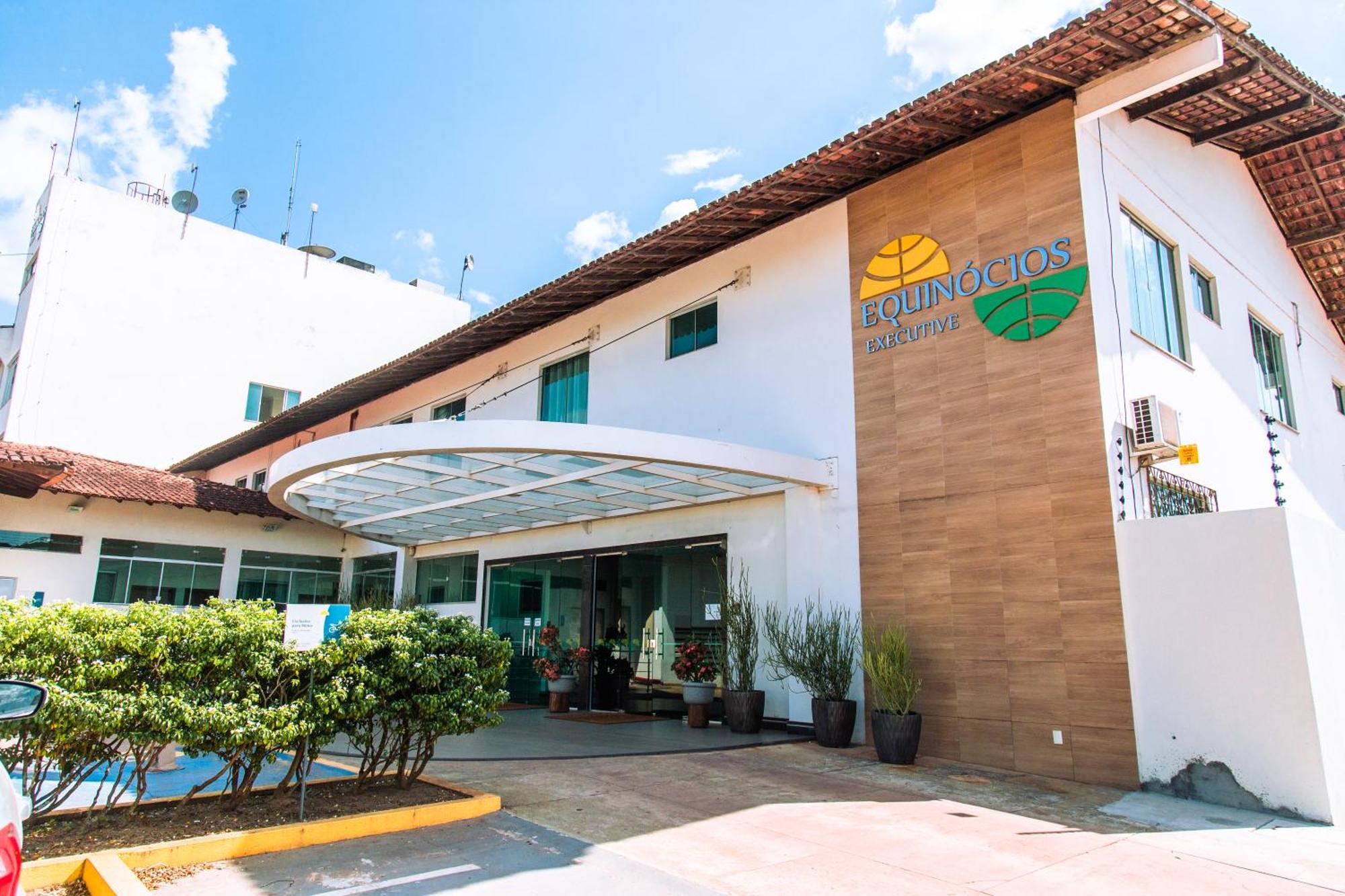Hotel Equinocios Executive Barcarena Buitenkant foto
