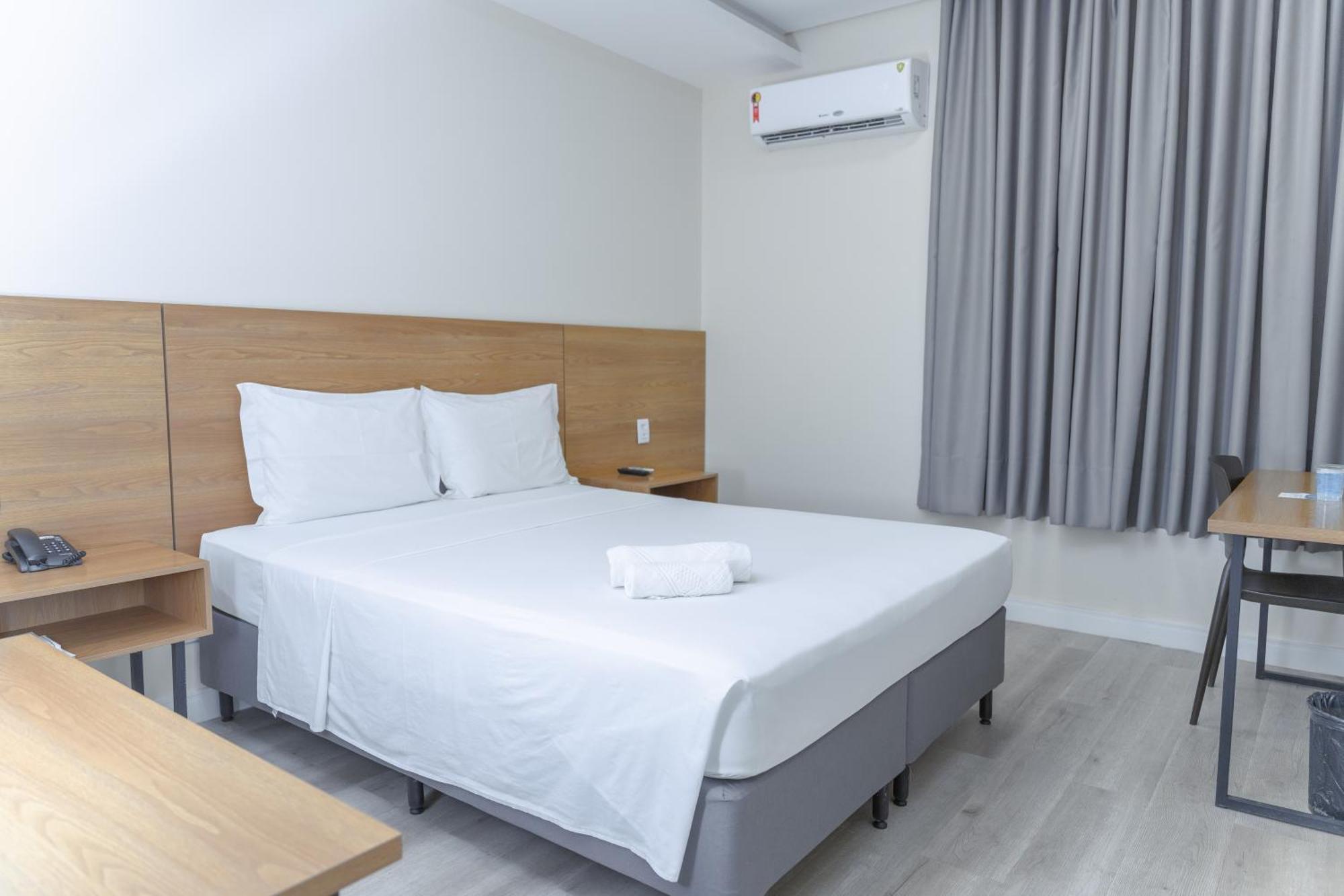 Hotel Equinocios Executive Barcarena Buitenkant foto