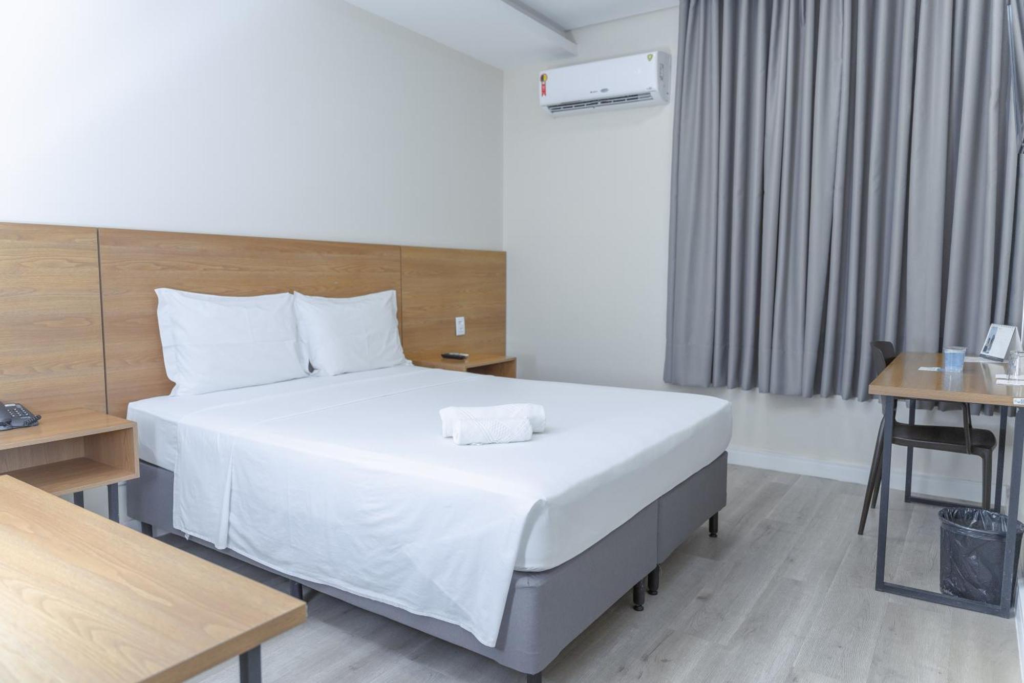 Hotel Equinocios Executive Barcarena Buitenkant foto